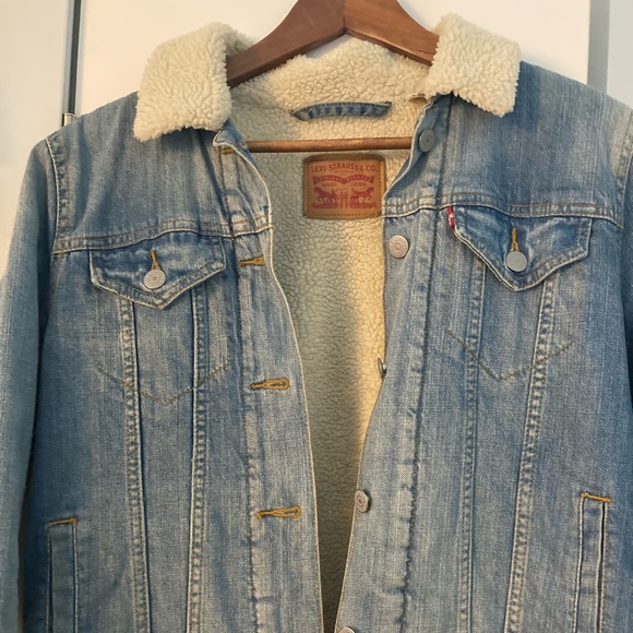 Levi’s Sherpa jean jacket size Small - Picture 3 of 9